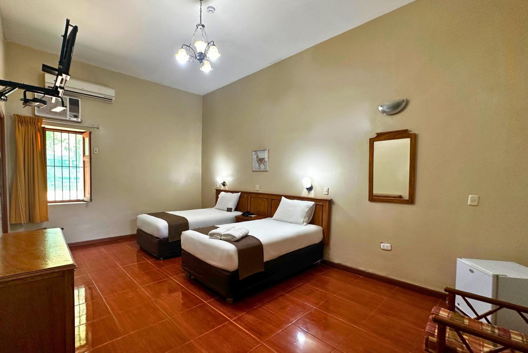 Dm Hoteles Mossone - Ica Luaran gambar