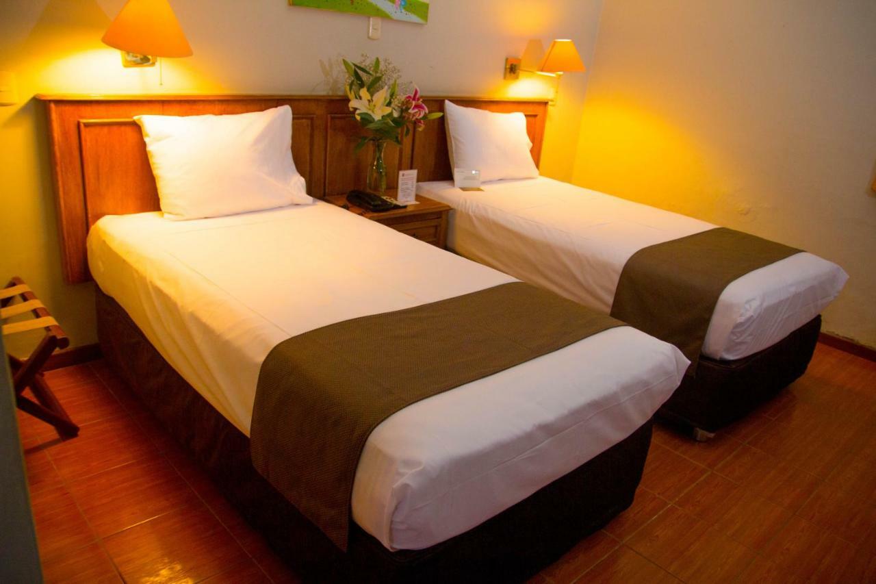 Dm Hoteles Mossone - Ica Luaran gambar